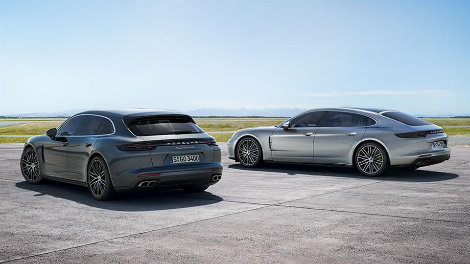 نسل دوم پورشه پانامرا در کنار مدل اسپرت توریسمو